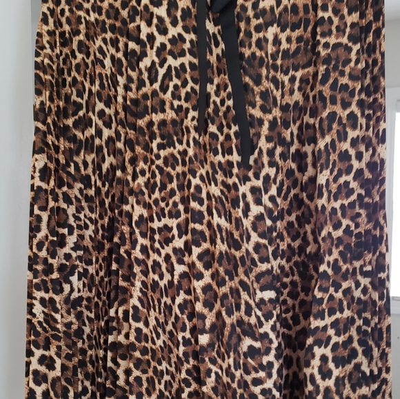 Leopard print pleated skirt - Picture 2 of 4